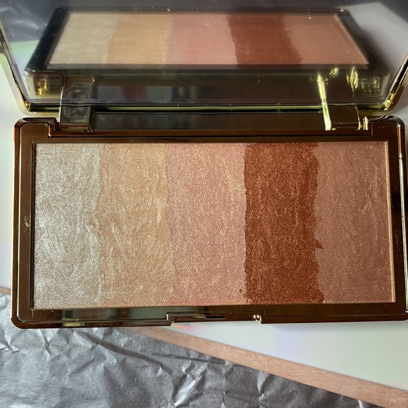 Makeup super set Urban Decay, Milk, Saint Luxe… - Picture 12 of 14
